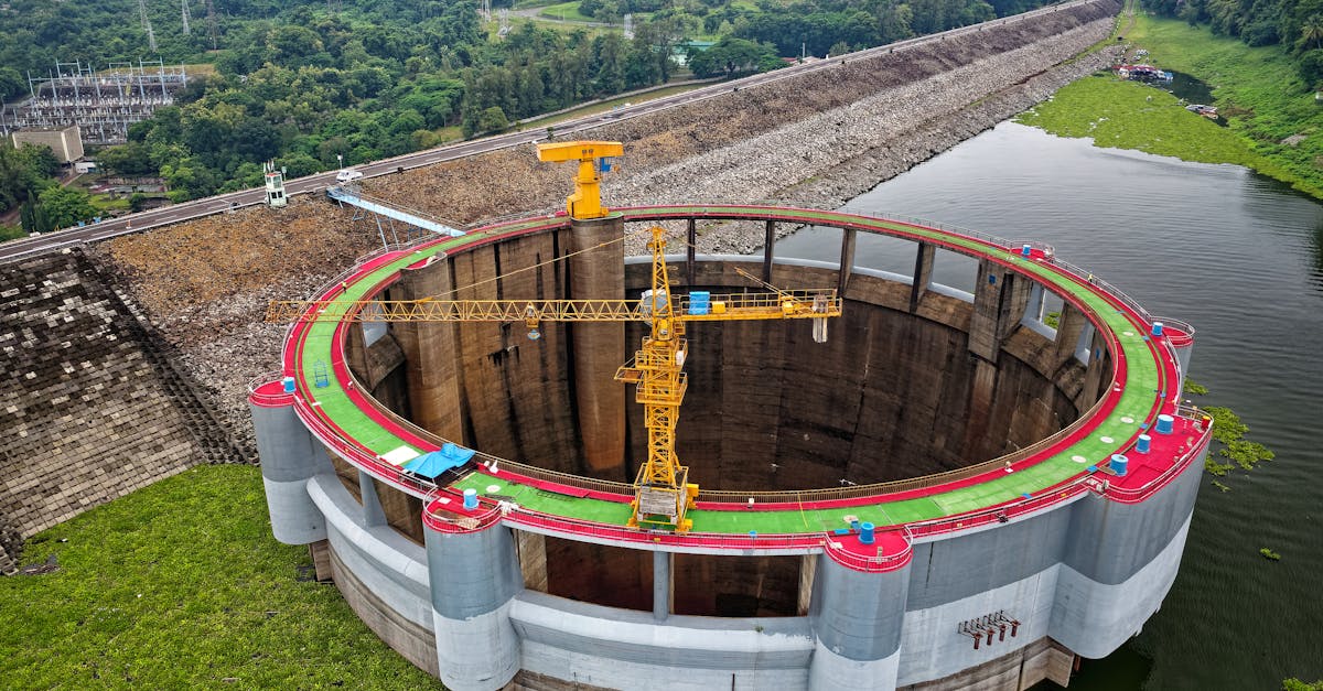 découvrez comment l'hydroélectricité transforme l'énergie naturelle des rivières et des chutes d'eau en électricité durable. explorez les avantages, les technologies innovantes et l'impact environnemental de cette source d'énergie renouvelable essentielle pour un avenir plus vert.