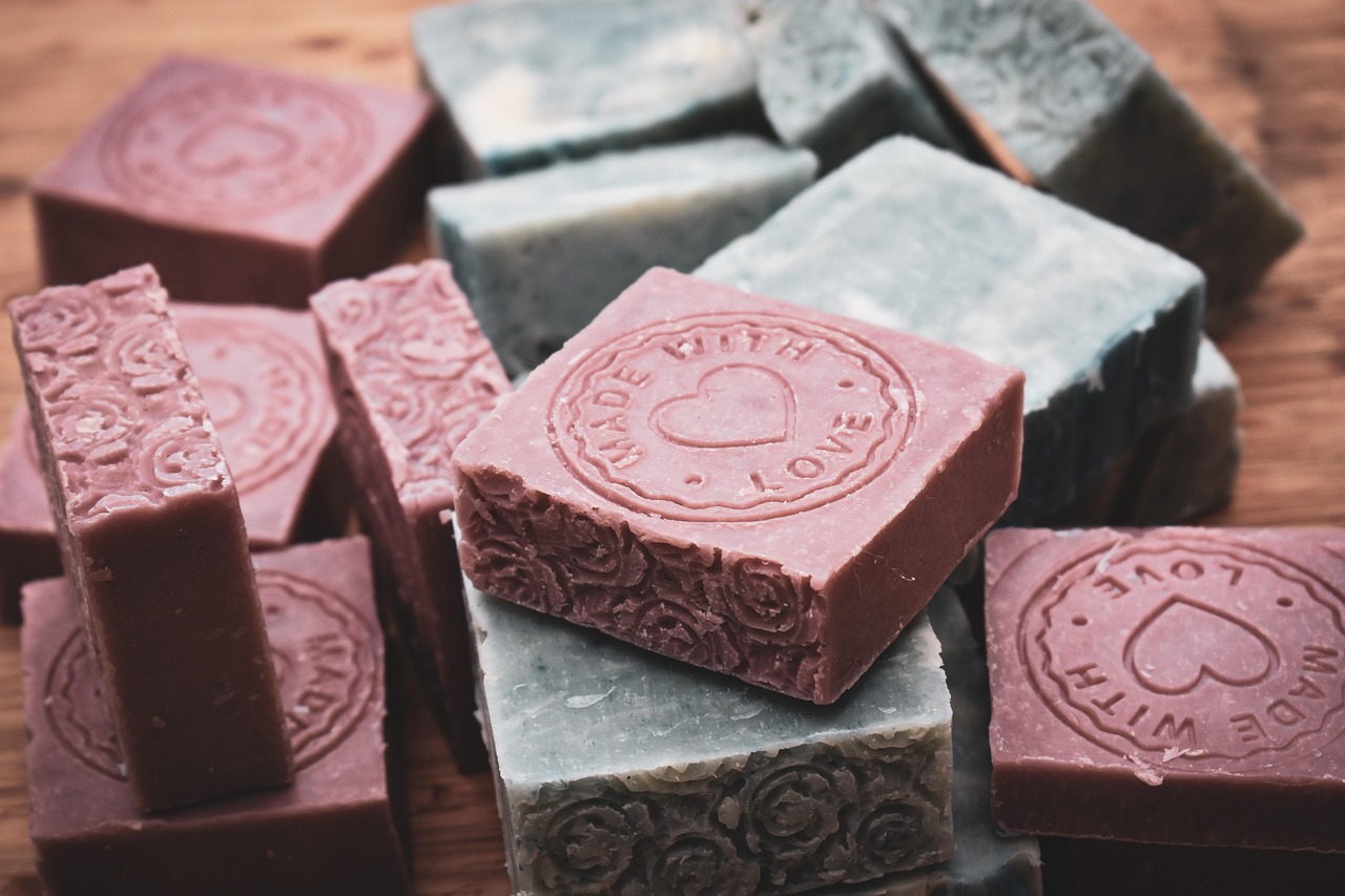Cosmétiques naturels DIY : guide pratique pour créer vos soins beauté maison